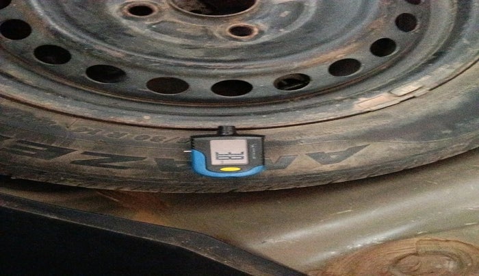 2017 Maruti Swift VXI, Petrol, Manual, 73,499 km, tyre