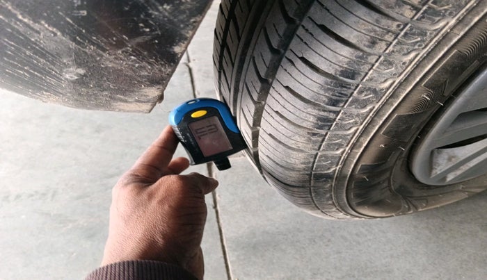 2017 Maruti Swift VXI, Petrol, Manual, 73,499 km, tyre