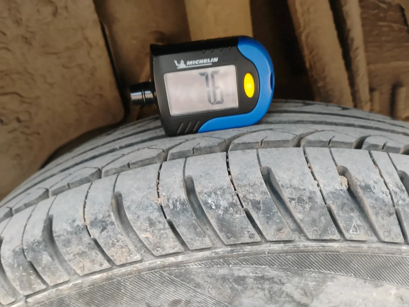 2015 Tata Bolt XM REVOTRON, Petrol, Manual, 68,235 km, tyre