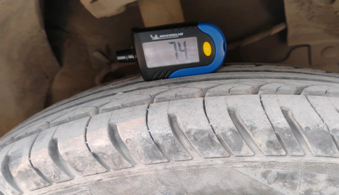 2015 Tata Bolt XM REVOTRON, Petrol, Manual, 68,235 km, tyre