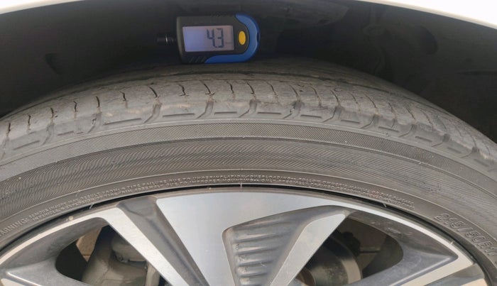 2019 Honda Civic 1.8L I-VTEC ZX CVT, Petrol, Automatic, 98,080 km, tyre