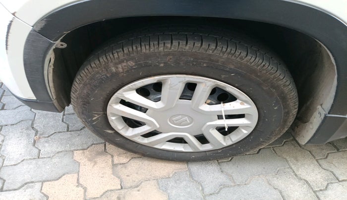 2017 Maruti Vitara Brezza VDI (O), Diesel, Manual, 67,460 km, tyre