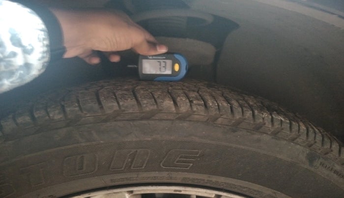 2016 Mahindra XUV500 W10 AT, Diesel, Automatic, 1,05,120 km, tyre