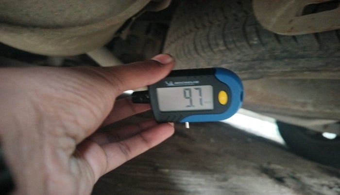 2016 Mahindra XUV500 W10 AT, Diesel, Automatic, 1,05,120 km, tyre