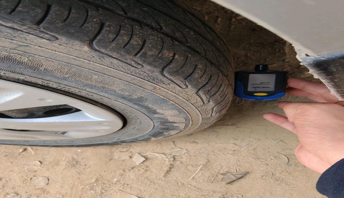 2015 Honda Amaze 1.2L I-VTEC S, Petrol, Manual, 1,36,833 km, tyre