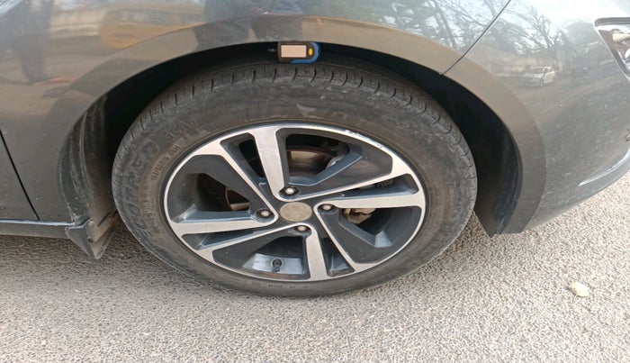 2023 Tata ALTROZ XZ CNG, CNG, Manual, 35,367 km, tyre