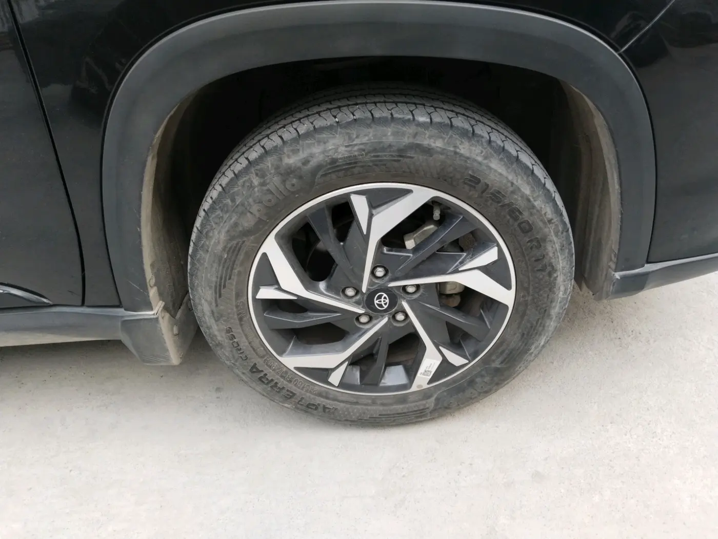2023 Toyota URBAN CRUISER HYRYDER E NEO DRIVE, Petrol, Manual, 19,490 km, tyre