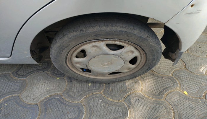 2011 Chevrolet Beat LT LPG, Petrol, Manual, 1,04,605 km, tyre