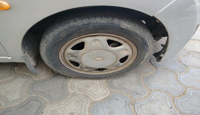 2011 Chevrolet Beat LT LPG, Petrol, Manual, 1,04,605 km, tyre