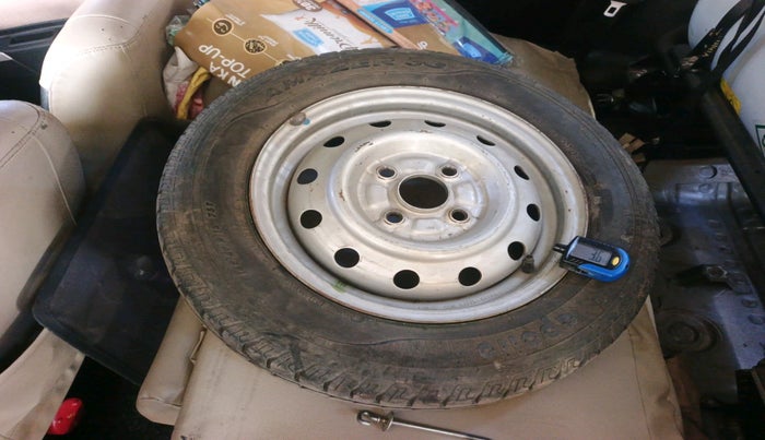 2018 Maruti Wagon R 1.0 LXI CNG, Petrol, Manual, 1,02,711 km, tyre