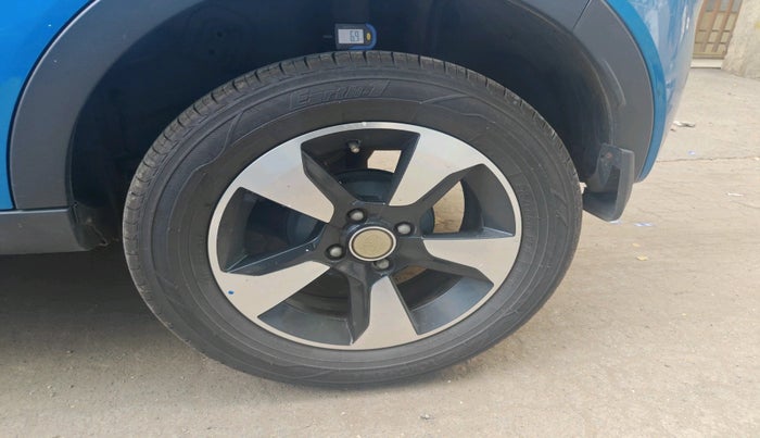 2018 Tata NEXON XZ PLUS PETROL, Petrol, Manual, 29,999 km, tyre