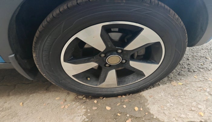 2018 Tata NEXON XZ PLUS PETROL, Petrol, Manual, 29,999 km, tyre