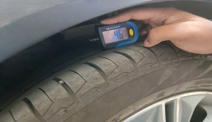 2017 Hyundai Creta SX PLUS AT 1.6 PETROL, Petrol, Automatic, 2,00,396 km, tyre