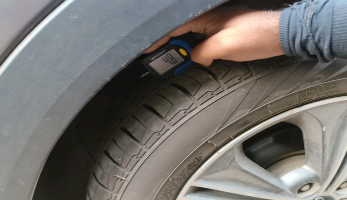 2017 Hyundai Creta SX PLUS AT 1.6 PETROL, Petrol, Automatic, 2,00,396 km, tyre