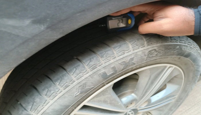 2017 Hyundai Creta SX PLUS AT 1.6 PETROL, Petrol, Automatic, 2,00,396 km, tyre