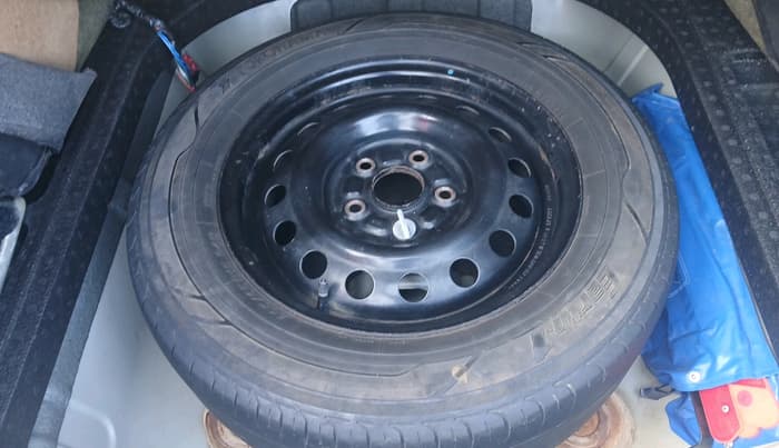 2012 Maruti SX4 VDI, Diesel, Manual, 2,04,596 km, tyre