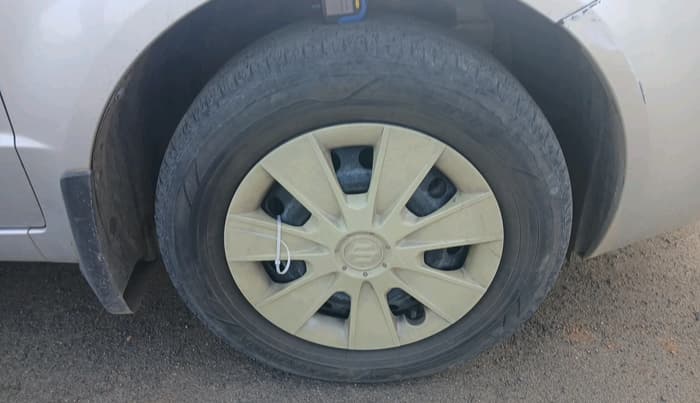 2012 Maruti SX4 VDI, Diesel, Manual, 2,04,596 km, tyre