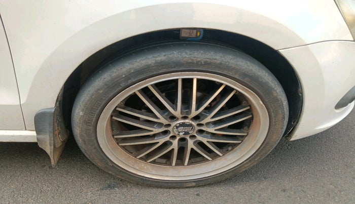 2011 Volkswagen Vento TRENDLINE DIESEL 1.6, Diesel, Manual, 1,23,291 km, tyre