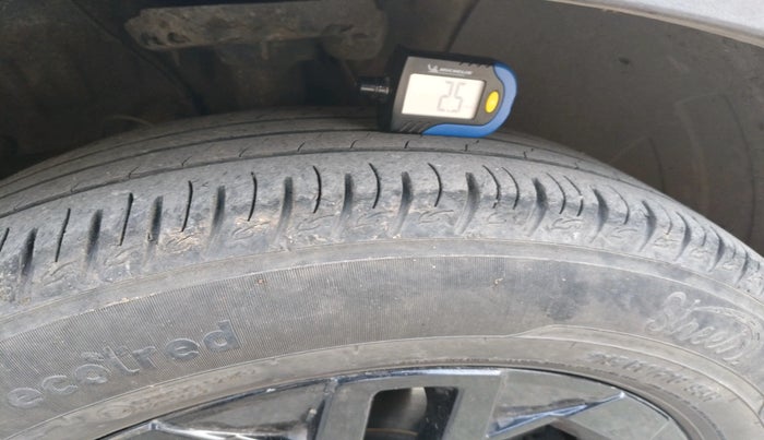 2023 Hyundai VENUE  SX(O) 1.0 Turbo MT Knight Edition, Petrol, Manual, 59,886 km, tyre