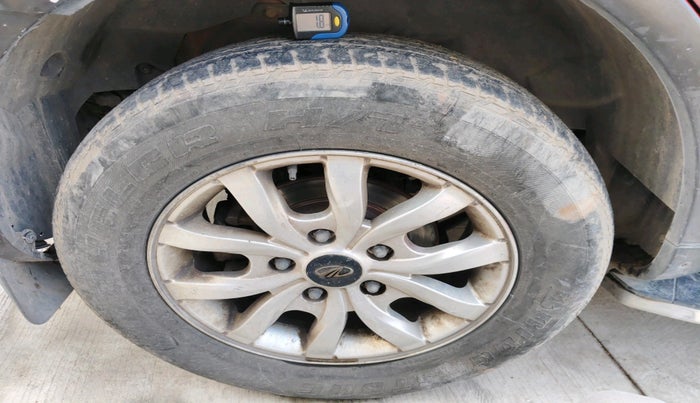 2015 Mahindra XUV500 W10, Diesel, Manual, 1,12,843 km, tyre