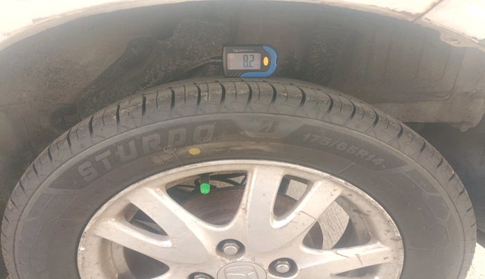 2013 Honda Brio V MT, Petrol, Manual, 88,659 km, tyre