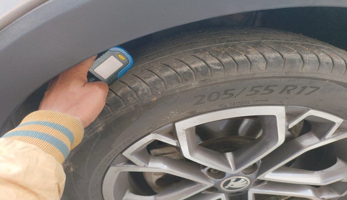 2022 Skoda KUSHAQ STYLE 1.5L TSI DSG, Petrol, Automatic, 22,140 km, tyre