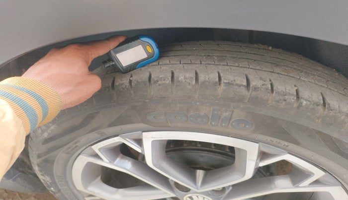 2022 Skoda KUSHAQ STYLE 1.5L TSI DSG, Petrol, Automatic, 22,140 km, tyre