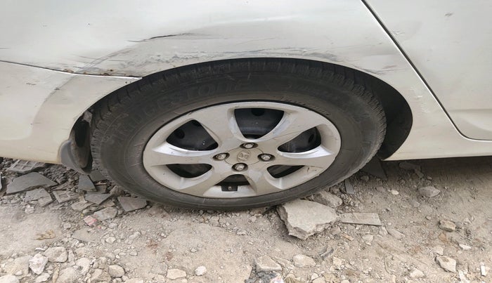 2012 Hyundai Verna FLUIDIC 1.6 CRDI EX, Diesel, Manual, 95,662 km, tyre