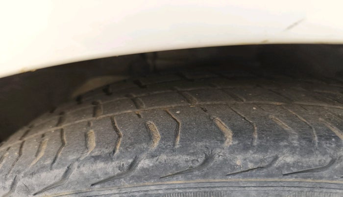 2017 Ford New Figo TITANIUM 1.2 PETROL MT, Petrol, Manual, 43,282 km, tyre