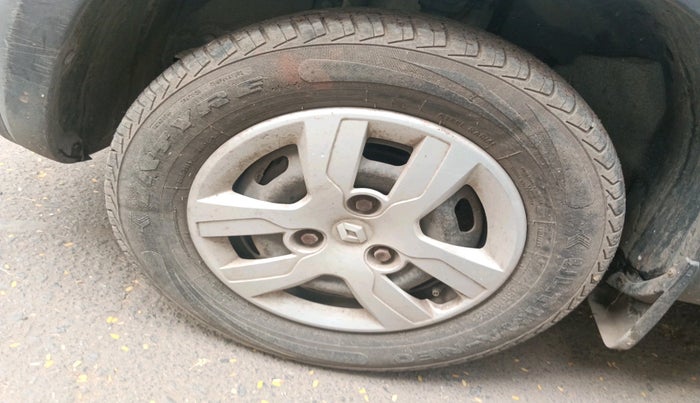 2016 Renault Kwid RXL, Petrol, Manual, 52,577 km, tyre