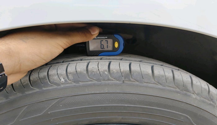 2019 Maruti Swift VXI, Petrol, Manual, 45,779 km, tyre