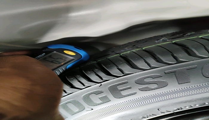 2019 Maruti Swift VXI, Petrol, Manual, 45,779 km, tyre