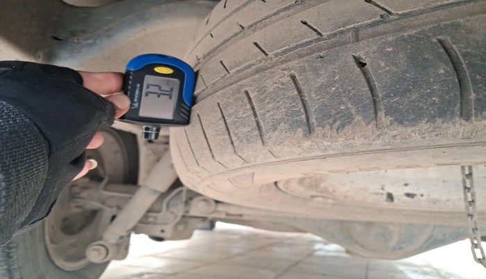 2019 Toyota Innova Crysta 2.4 VX 8 STR, Diesel, Manual, 1,45,525 km, tyre