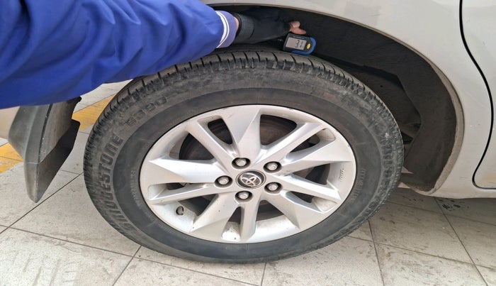 2019 Toyota Innova Crysta 2.4 VX 8 STR, Diesel, Manual, 1,45,525 km, tyre