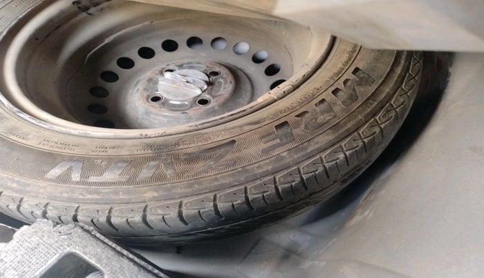 2015 Honda Amaze 1.2L I-VTEC S, Petrol, Manual, 74,172 km, tyre