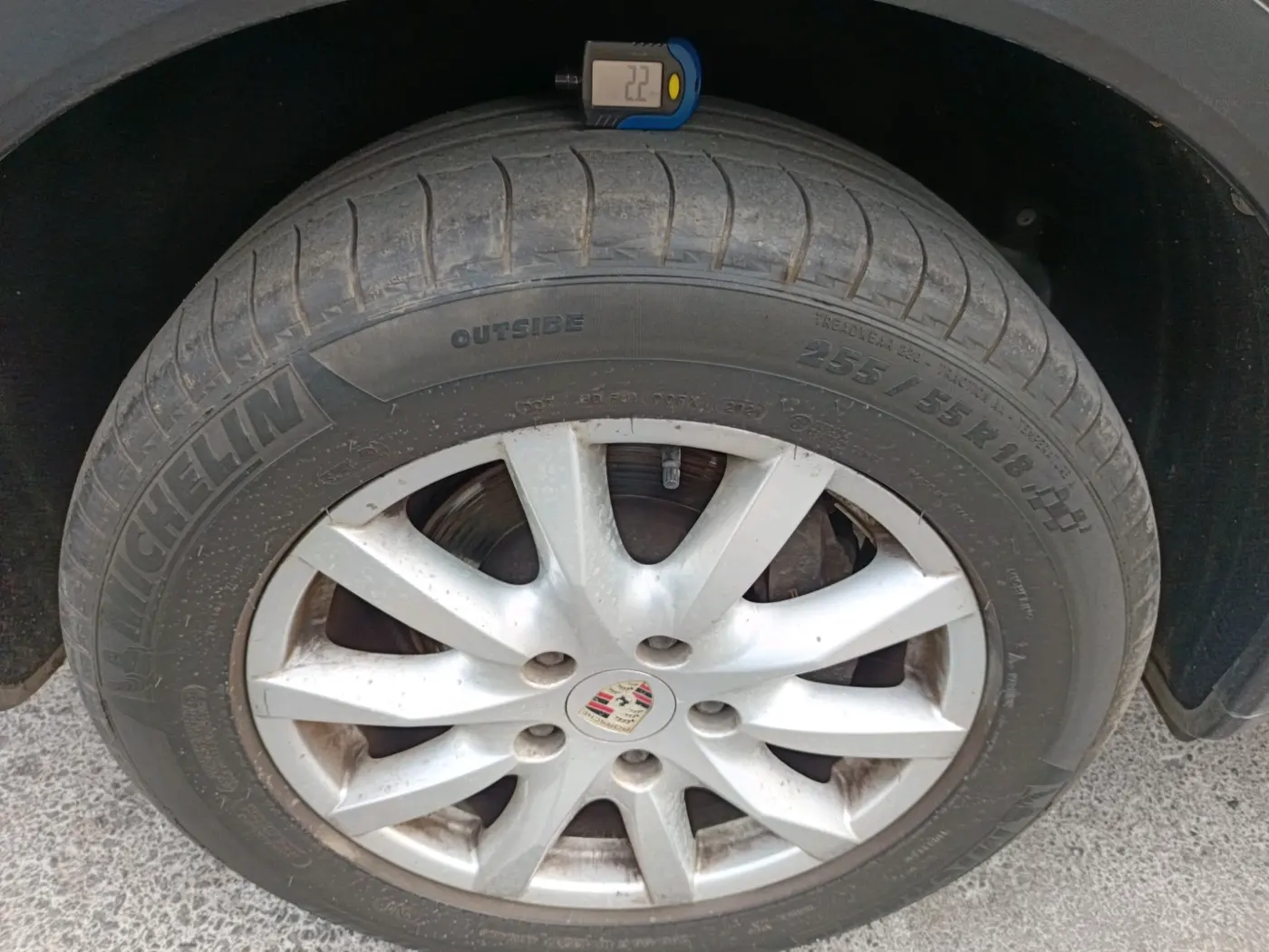2014 Porsche Cayenne DIESEL, Diesel, Automatic, 1,07,553 km, tyre