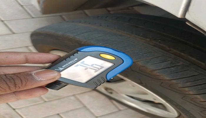 2013 Honda Brio S MT, Petrol, Manual, 60,984 km, tyre