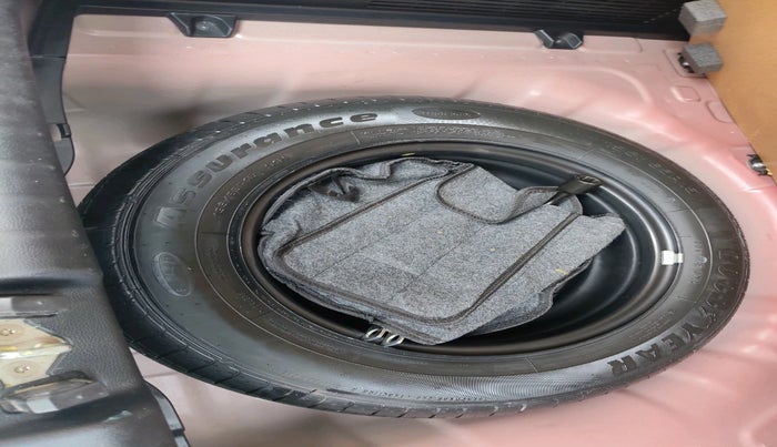 2020 KIA SONET HTX 1.5, Diesel, Manual, 70,296 km, tyre