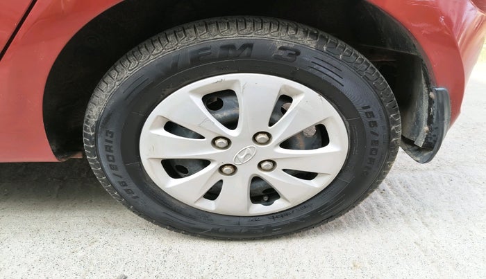 2011 Hyundai i10 SPORTZ 1.2 AT, Petrol, Automatic, 33,364 km, tyre