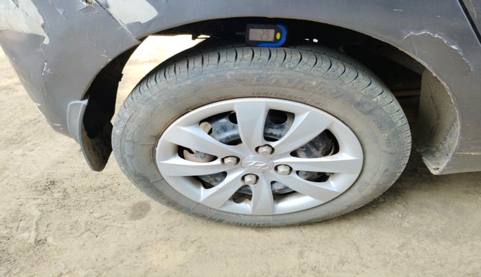 2011 Hyundai Eon MAGNA, Petrol, Manual, 1,24,105 km, tyre