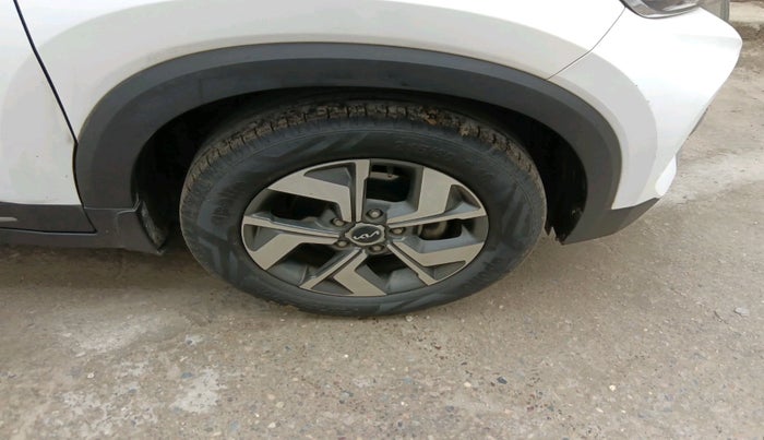 2021 KIA SONET HTX 1.5, Diesel, Manual, 1,63,193 km, tyre