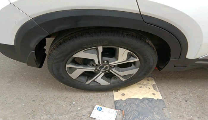 2021 KIA SONET HTX 1.5, Diesel, Manual, 1,63,193 km, tyre