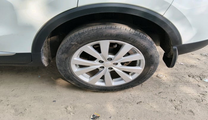 2023 MG ASTOR SUPER 1.5 MT, Petrol, Manual, 16,228 km, tyre