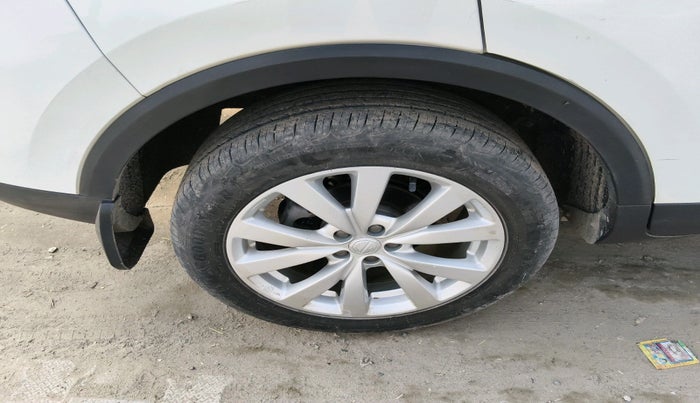 2023 MG ASTOR SUPER 1.5 MT, Petrol, Manual, 16,228 km, tyre