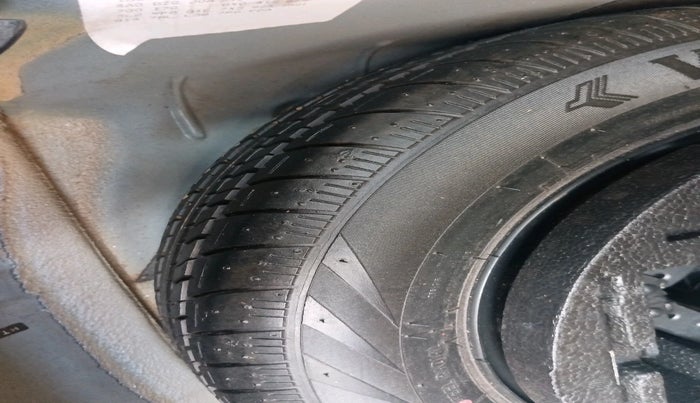 2016 Volkswagen Ameo HIGHLINE1.2L, Petrol, Manual, 78,239 km, tyre