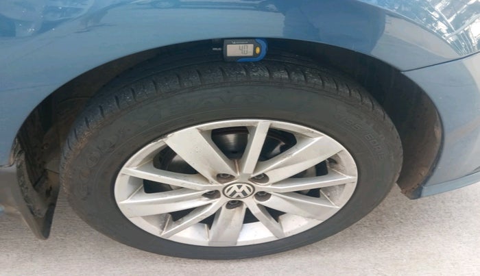 2016 Volkswagen Ameo HIGHLINE1.2L, Petrol, Manual, 78,239 km, tyre