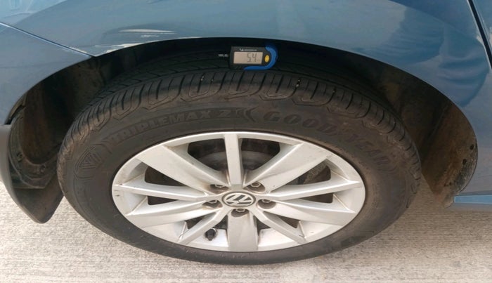 2016 Volkswagen Ameo HIGHLINE1.2L, Petrol, Manual, 78,239 km, tyre