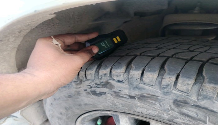 2016 Mahindra Scorpio S6 PLUS 1.99, Diesel, Manual, 2,22,087 km, tyre