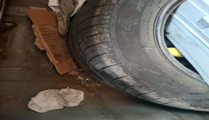 2012 Honda City 1.5L I-VTEC V MT, Petrol, Manual, 1,55,595 km, tyre