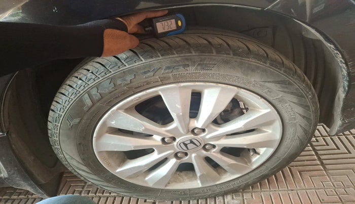 2012 Honda City 1.5L I-VTEC V MT, Petrol, Manual, 1,55,595 km, tyre